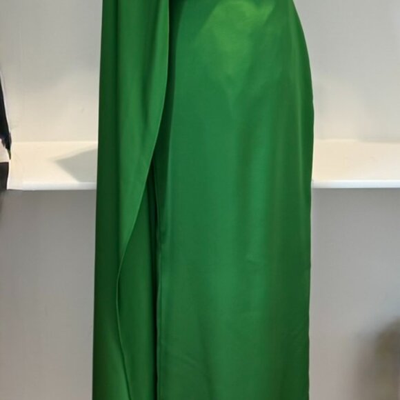 Green One Shoulder Cape Dropped Silk Gown by I.H.F Atelier - Picture 11 of 11